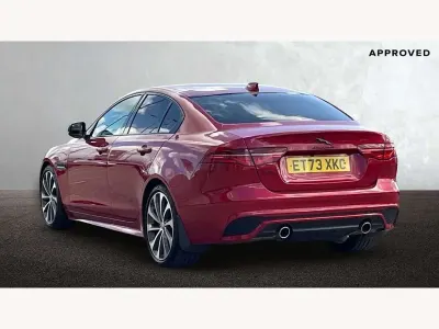 Käytetty Jaguar XE R-Dynamic 250 HP (183 kW) 2024 Punainen Sedan