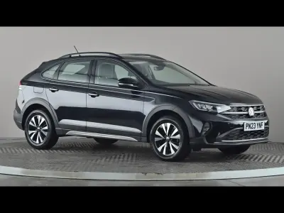 Begagnad VW Taigo Life 2023 Svart SUV