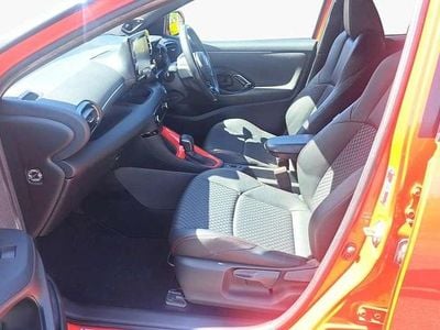 Używany Toyota Yaris Hybrid Edition 113 KM (83 kW) 2020 Pomarańczowy Hatchback