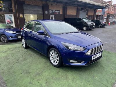 Used Ford Focus Titanium 125 HP (91 kW) 2015 Blue Hatchback