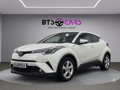 Used Toyota C-HR 122 HP (89 kW) 2019 White SUV