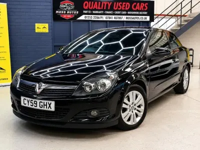 Używany Vauxhall Astra Sport 140 KM (102 kW) 2009 Czarny Hatchback