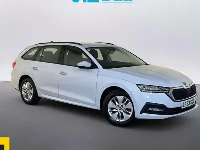 Used Skoda Octavia SE Technology 116 HP (85 kW) 2023 White Estate