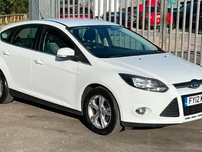 Used Ford Focus Zetec 2012 White Hatchback