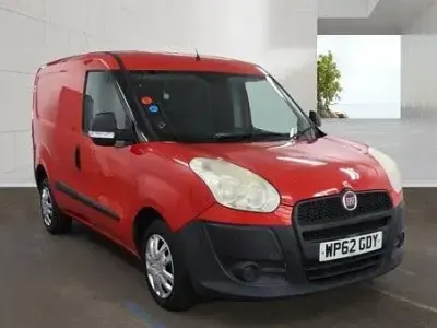 Used Fiat Doblò 2013 Red MPV
