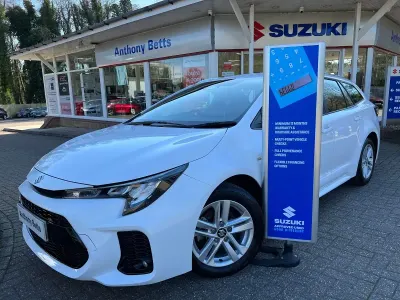 Używany Suzuki Swace 140 KM (102 kW) 2025 Biały Kombi