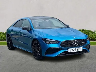 Begagnad Mercedes CLA180 AMG Line Premium Plus 136 HK (100 kW) 2025 Blå Sedan