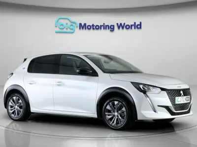 Used Peugeot e-208 Allure+ 100 kW (136 HP) 2023 White Hatchback