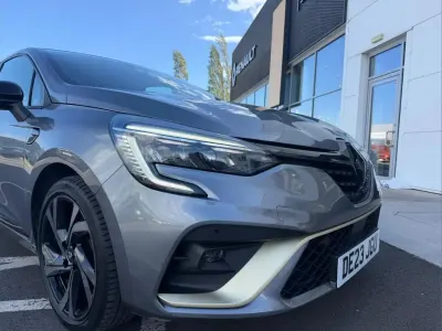 Usado Renault Clio V Engineered 143 HP (105 kW) 2023 Cinzento Citadino