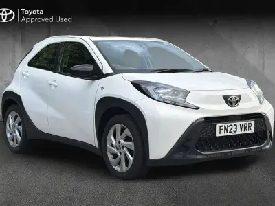 Used Toyota Aygo X PURE 72 HP (52 kW) 2023 White SUV