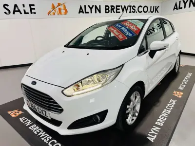 Używany Ford Fiesta Zetec 2016 Biały Hatchback