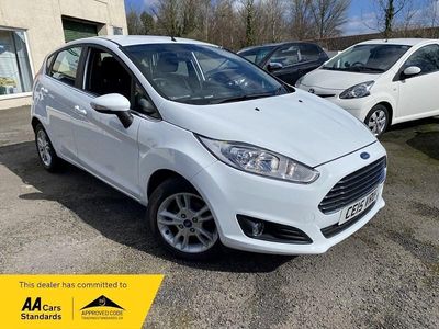 Used Ford Fiesta Zetec 2015 Frozen white Hatchback
