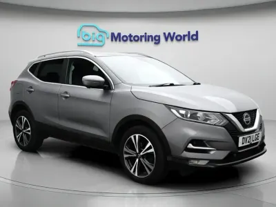 Używany Nissan Qashqai N-Connecta 140 KM (102 kW) 2020 Szary SUV