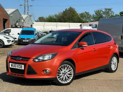 Used Ford Focus Zetec 125 HP (91 kW) 2012 Red Hatchback