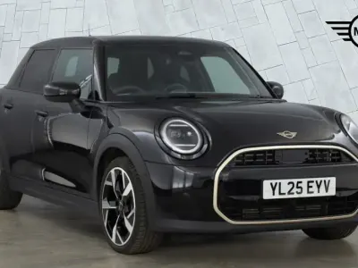 Used Mini Cooper Hatch 113 kW (154 HP) 2025 Black Hatchback