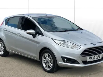 Used Ford Fiesta Zetec 101 HP (74 kW) 2016 Silver Hatchback