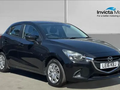 Begagnad Mazda 2 2016 Svart Halvkombi