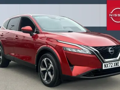 Used Nissan Qashqai N-Connecta 140 HP (102 kW) 2022 Red SUV