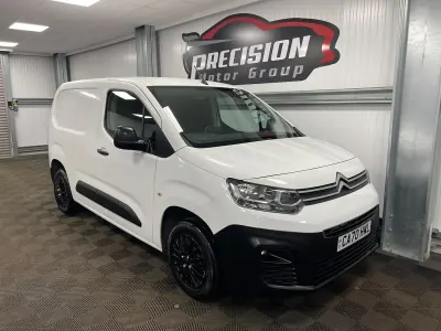 Used Citroën Berlingo Start 75 HP (55 kW) 2020 White MPV
