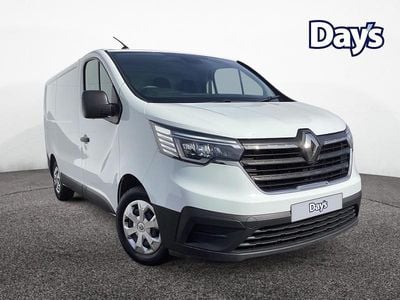 White Used 2022 Renault Trafic Business MPV | £13,990 (Good price)