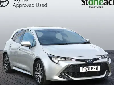Used Toyota Corolla Design 184 HP (135 kW) 2022 Silver Hatchback