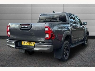 Używany Toyota HiLux 201 KM (147 kW) 2023 Szary Pickup