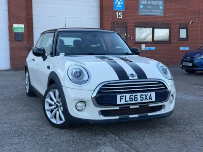 Begagnad Mini Cooper Hatch 2016 Vit Halvkombi