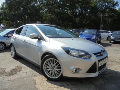 Used Ford Focus Zetec 125 HP (91 kW) 2012 Silver Hatchback