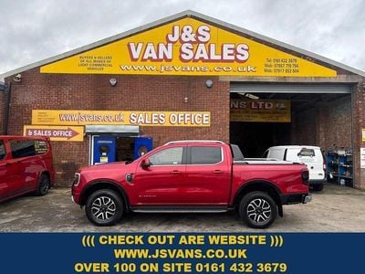 Begagnad Ford Ranger Platinum 240 HK (176 kW) 2023 Röd Pickup