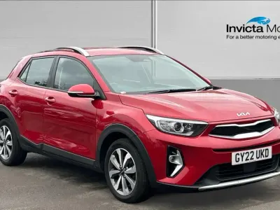 Usado Kia Stonic 100 CV (73 kW) 2022 Rojo SUV