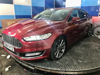 Second-hand Ford Mondeo Vignale 240 CP (176 kW) 2017 Roșu Hatchback