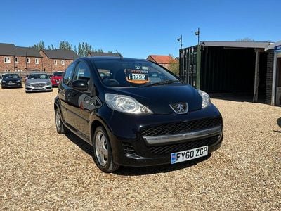 Begagnad Peugeot 107 68 HK (50 kW) 2010 Svart Halvkombi