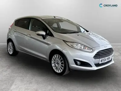 Usado Ford Fiesta Titanium 100 HP (73 kW) 2014 Prateado Citadino