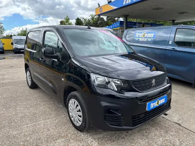 Used Peugeot Partner Premium 100 HP (73 kW) 2023 Black MPV