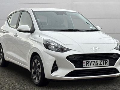 White Used 2025 Hyundai i10 Advanced Hatchback | £15,499 (Fair price)