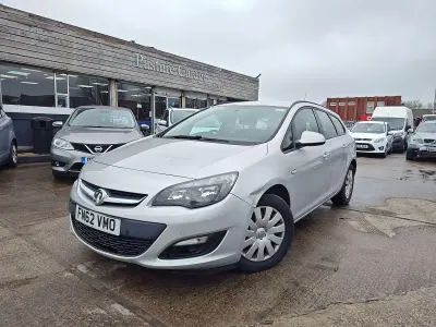 Used Vauxhall Astra S 2012 Silver Estate