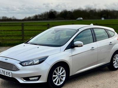Used Ford Focus Titanium 125 HP (91 kW) 2015 Silver Hatchback