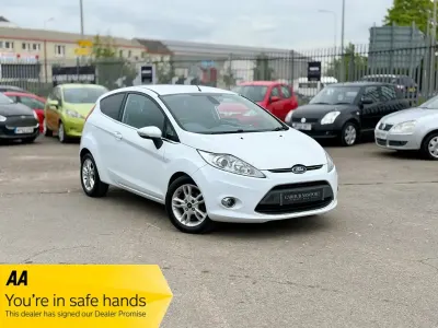 Używany Ford Fiesta Titanium 2011 Biały Hatchback