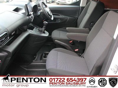 Used Vauxhall Combo S 101 HP (74 kW) 2024 White MPV