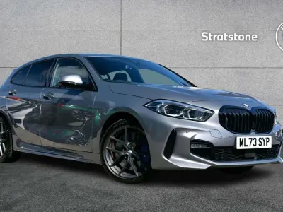 Usado BMW 118 M Sport 134 HP (98 kW) 2023 Cinzento Citadino