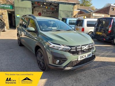 Begagnad Dacia Jogger Expression 140 HK (102 kW) 2024 Grön Minibuss