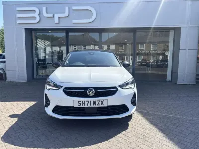 Used Vauxhall Corsa-e SRi 98 kW (134 HP) 2021 White Hatchback