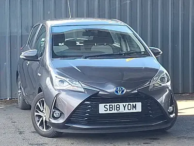 Gebraucht Toyota Yaris Hybrid 100 PS (73 kW) 2018 Grau Kleinwagen