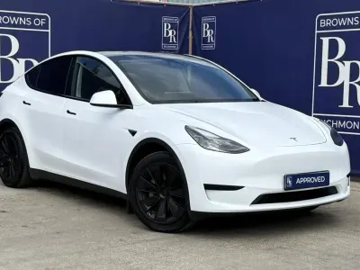 Begagnad Tesla Model Y RWD 254 kW (346 HK) 2024 Vit SUV