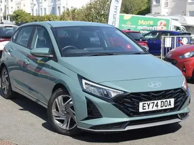 Used Hyundai i20 Advanced 101 HP (74 kW) 2024 Green Hatchback