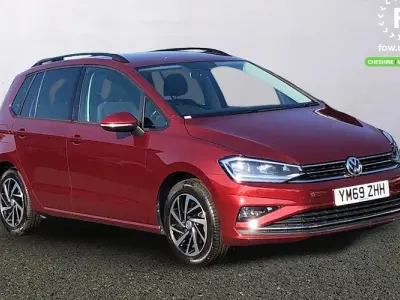 Used VW Golf VII Match 131 HP (96 kW) 2019 Red Hatchback