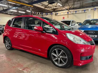 Begagnad Honda Jazz SI 99 HK (72 kW) 2014 Röd Halvkombi