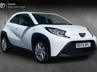 Used Toyota Aygo X PURE 71 HP (52 kW) 2024 Pure white SUV