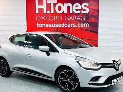 Used Renault Clio IV Dynamique 90 HP (66 kW) 2016 Silver Hatchback