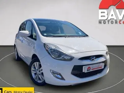 Used Hyundai ix20 Style 125 HP (91 kW) 2014 White Hatchback